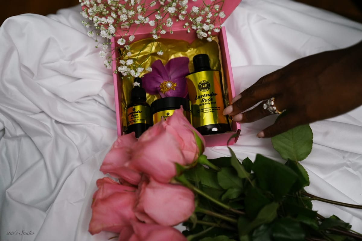 SEEN Lavender Rose gift set with roses